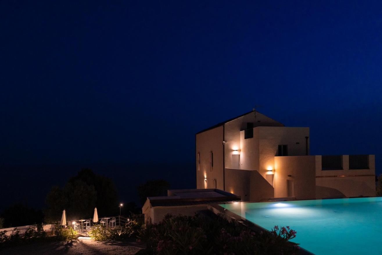 לינה וארוחת בוקר מראטיאה San Giuseppe Relais מראה חיצוני תמונה
